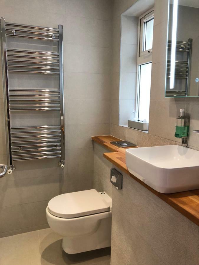 Amber Heights Bed & Breakfast Galway Bagian luar foto