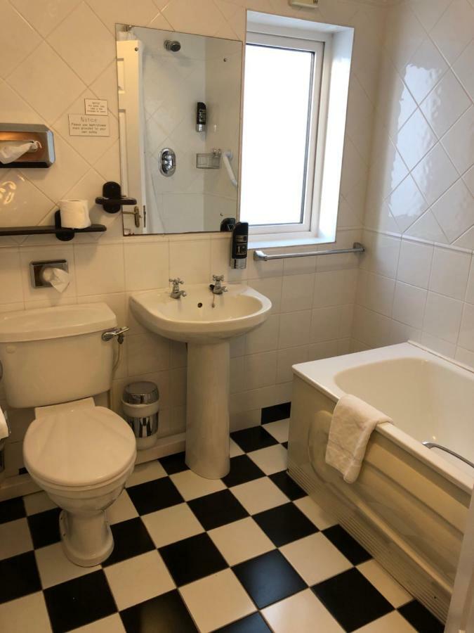 Amber Heights Bed & Breakfast Galway Bagian luar foto