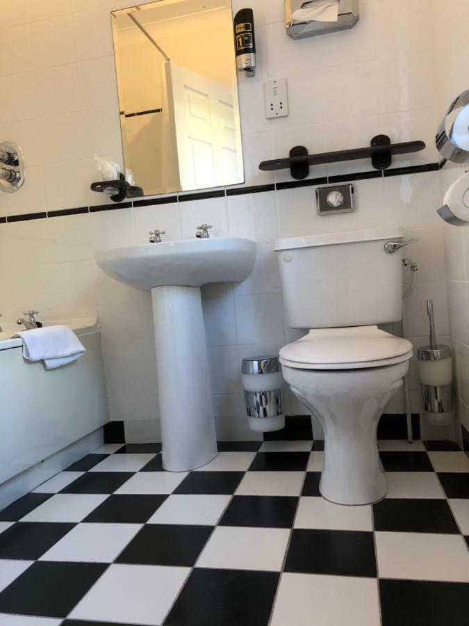 Amber Heights Bed & Breakfast Galway Bagian luar foto
